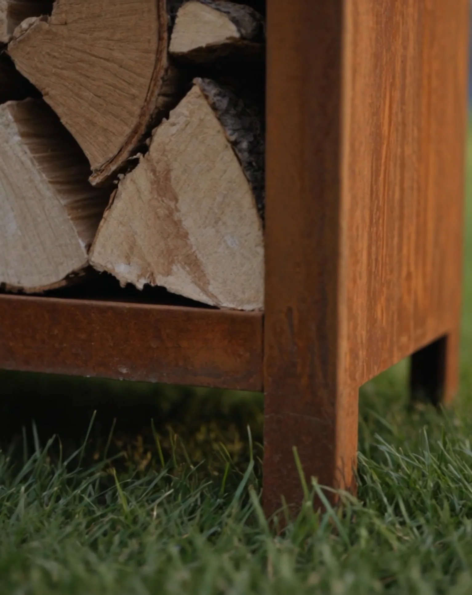 Corten steel framed - détail