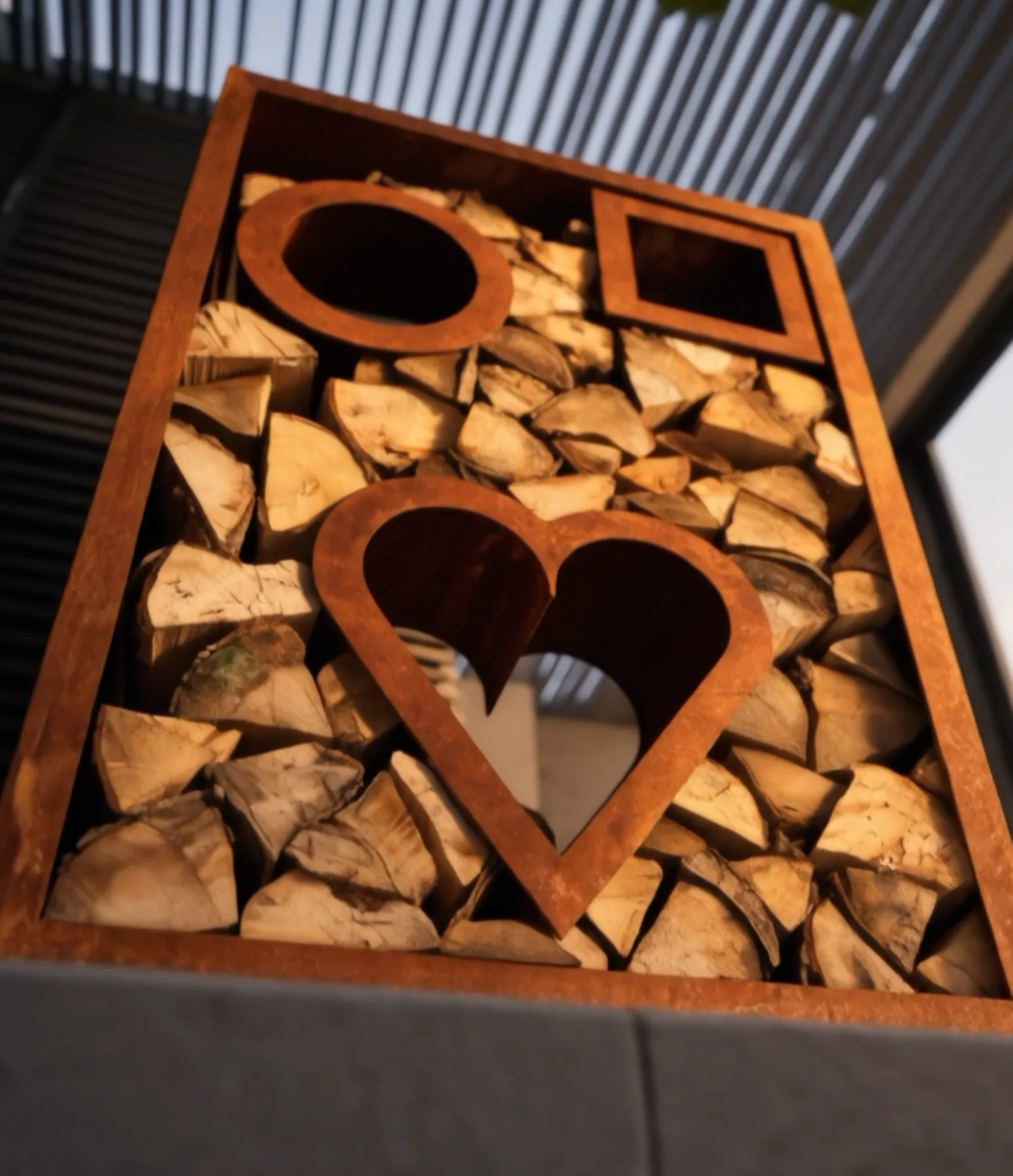Circulu round Corten window - 1